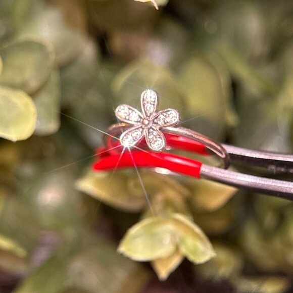 Pandora Dazzling Daisy Ring - Picture 3 of 9